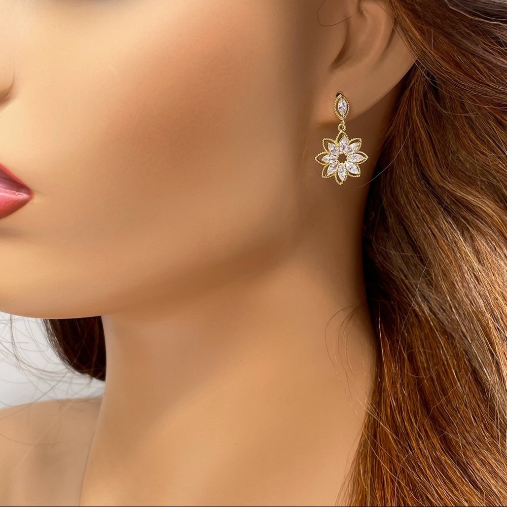 Flower crystal swarovski gold earrings drop dangle